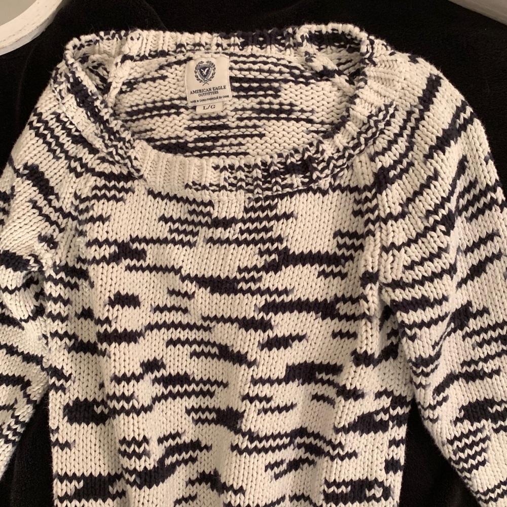 American Eagle women’s Sweater